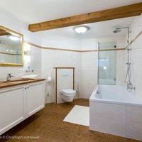 modernes Badezimmer